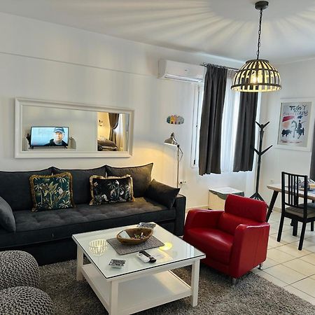 Gianna'S Apartment Central Aigio Cozy And Shining Bagian luar foto
