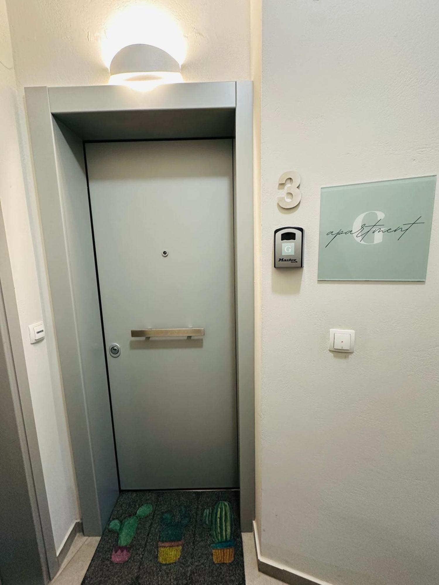Gianna'S Apartment Central Aigio Cozy And Shining Bagian luar foto