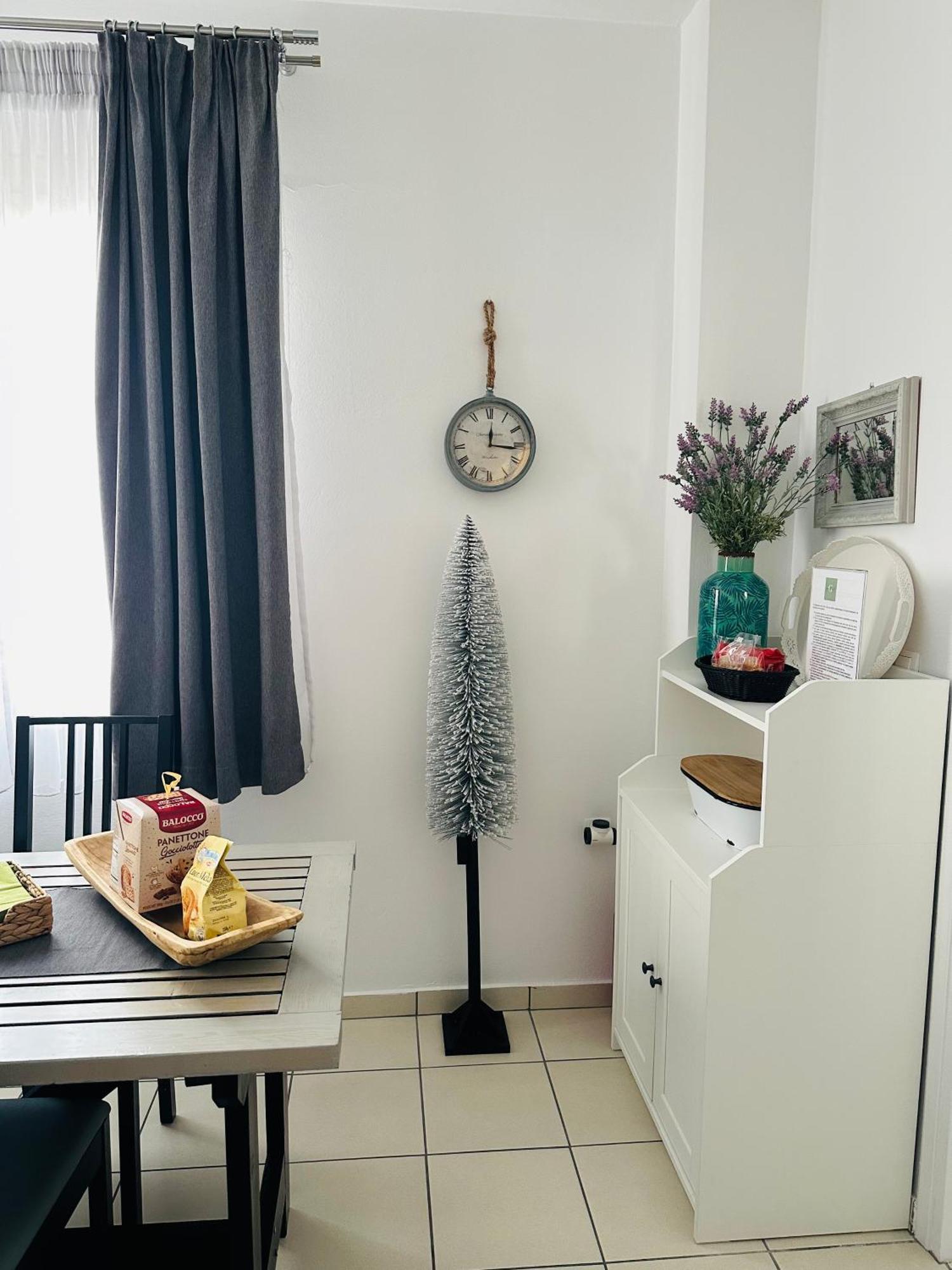 Gianna'S Apartment Central Aigio Cozy And Shining Bagian luar foto